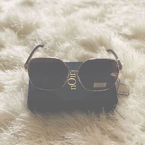 OSCAR DE LA RENTA SUNGLASSES